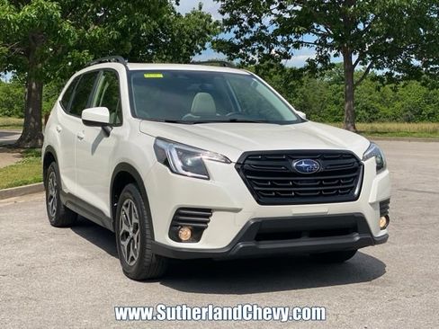 Used 2023 Subaru Forester Premium AWD/4WD image 9