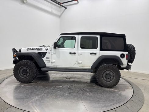 Used 2020 Jeep Wrangler Unlimited Sport image 4
