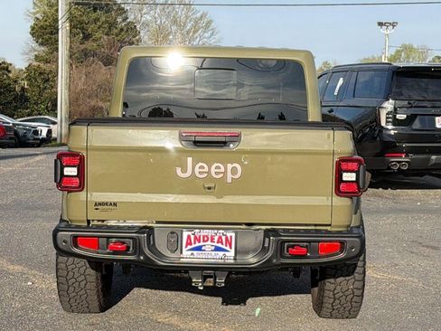 Used 2025 Jeep Gladiator Rubicon AWD/4WD image 6