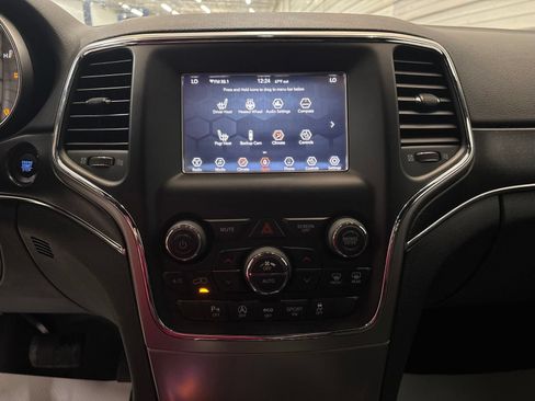 Used 2018 Jeep Grand Cherokee Limited AWD/4WD image 18