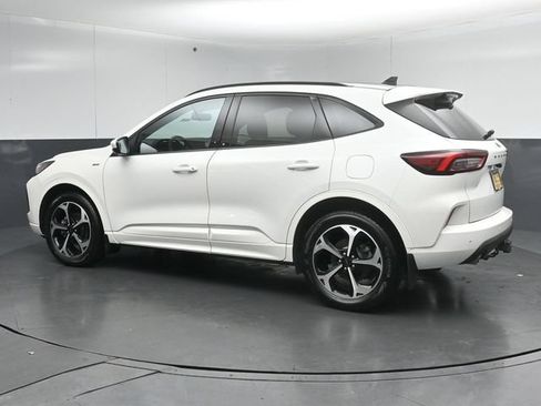 Certified 2023 Ford Escape ST-Line Elite w/ Class II Trailer Tow Package AWD/4WD image 5
