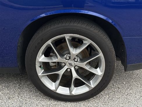 Used 2021 Dodge Challenger SXT w/ Plus Package image 11