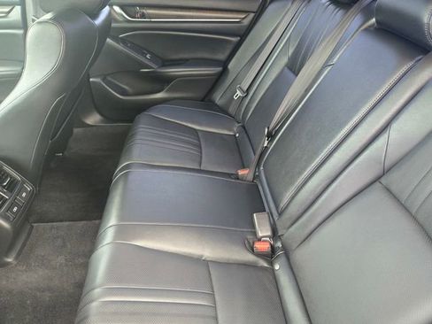 Used 2022 Honda Accord Touring image 9
