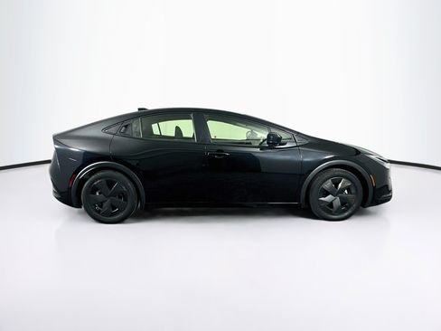 Used 2025 Toyota Prius LE FWD image 10