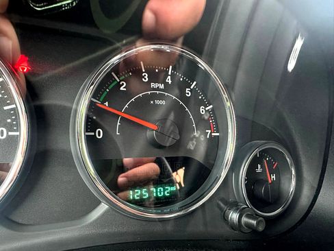 Used 2016 Jeep Wrangler Unlimited Sahara w/ Dual Top Group image 14