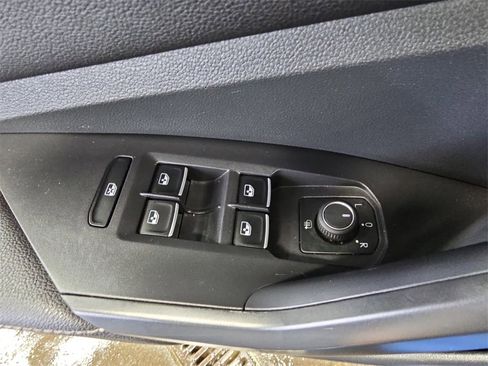 Used 2024 Volkswagen Jetta SE image 25