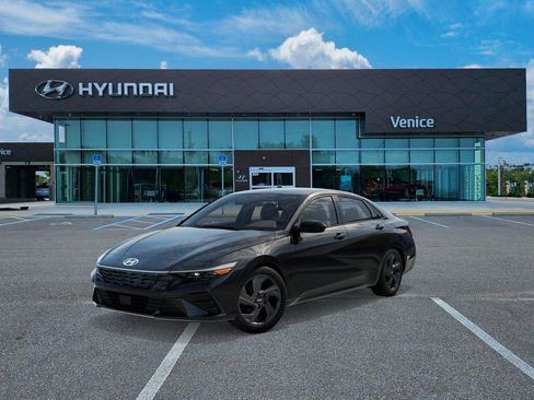 New 2026 Hyundai Elantra Sport FWD image 18