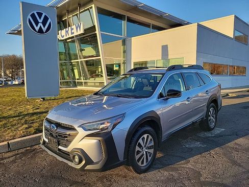 Used 2023 Subaru Outback Premium image 1