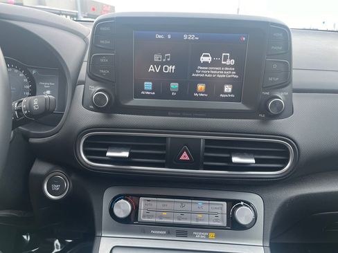 Used 2020 Hyundai Kona Limited image 25