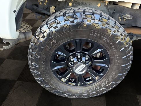 Used 2022 Ford F250 Lariat w/ Tremor Off-Road Package AWD/4WD image 11