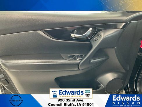 Used 2022 Nissan Rogue Sport SL AWD/4WD image 21