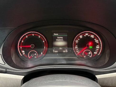 Used 2021 Volkswagen Passat 2.0T SE FWD image 25