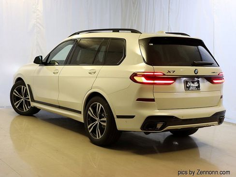 Used 2026 BMW X7 xDrive40i w/ M Sport Package image 9
