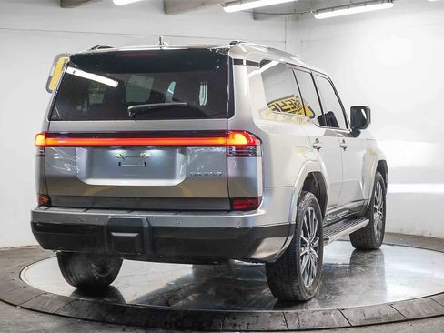 Certified 2024 Lexus GX 550 image 4