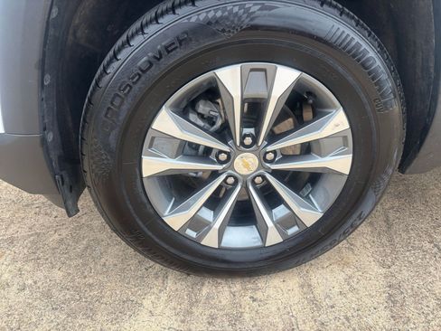 Used 2025 Chevrolet Equinox LT FWD image 30