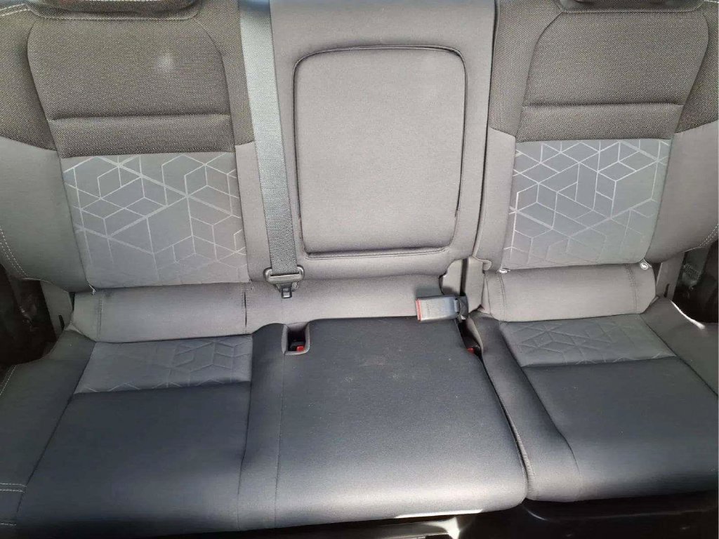 Used 2025 Nissan Frontier SV RWD image 17