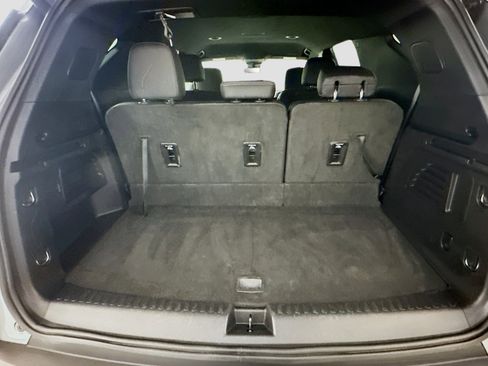 Used 2025 Chevrolet Traverse LT image 31