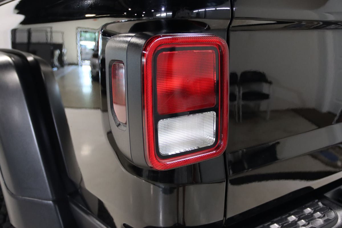 Used 2021 Jeep Gladiator Rubicon w/ Dual Top Group AWD/4WD image 92