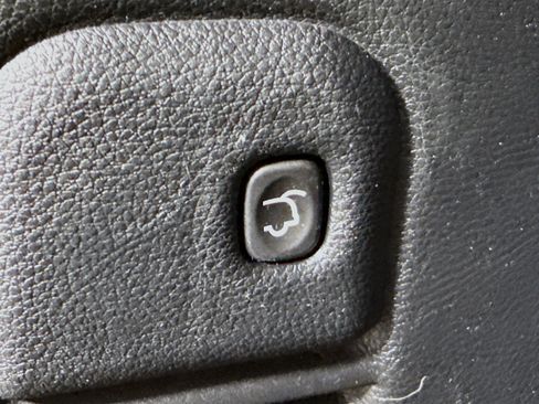 Used 2019 Jeep Grand Cherokee Altitude image 41