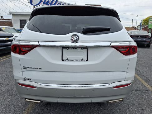 Used 2023 Buick Enclave Essence AWD/4WD image 4
