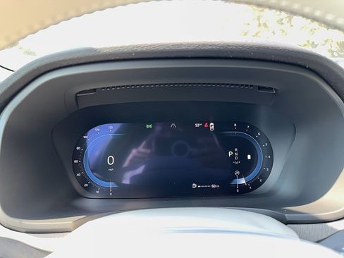 Certified 2025 Volvo V90 B6 Cross Country Plus w/ Protection Package Premier image 18