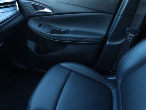 Used 2024 Buick Encore GX Sport Touring image 13