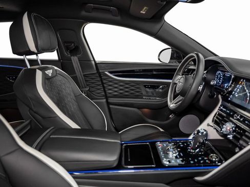 Used 2023 Bentley Flying Spur W12 image 62