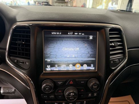 Used 2017 Jeep Grand Cherokee Limited AWD/4WD image 17
