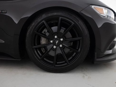 Used 2017 Ford Mustang GT Premium w/ Black Accent Package RWD image 18