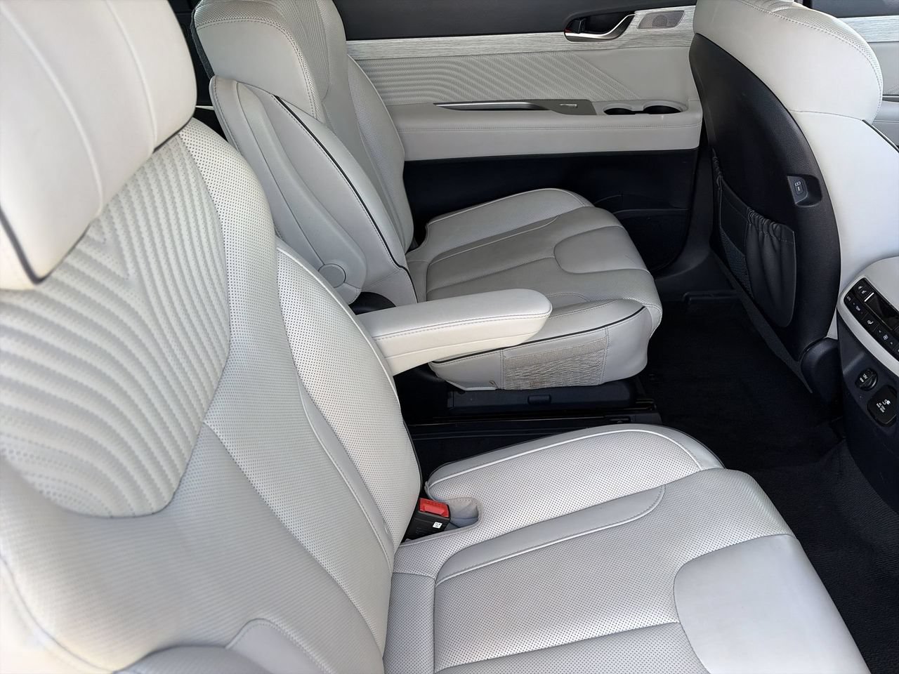 Certified 2024 Hyundai Palisade Calligraphy AWD/4WD image 12