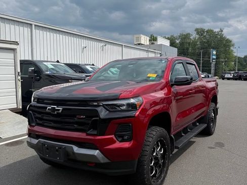 Used 2023 Chevrolet Colorado Z71 w/ Z71 Convenience Package 2 AWD/4WD image 4