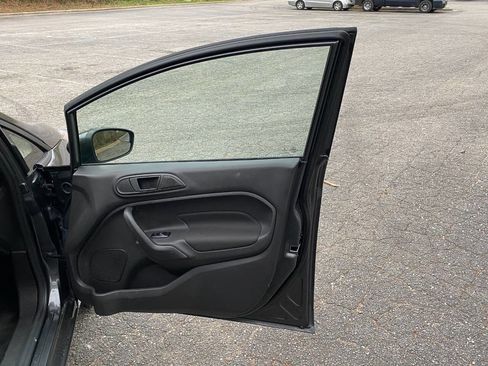 Used 2018 Ford Fiesta SE image 42