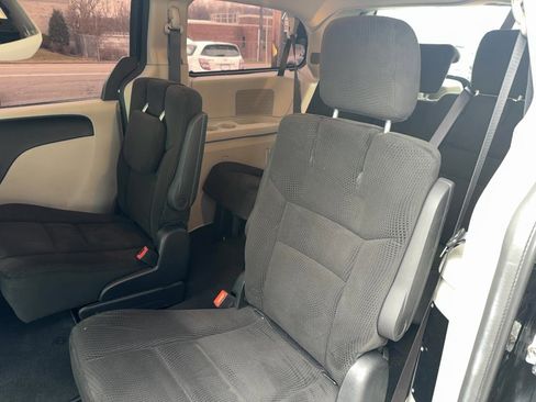 Used 2016 Dodge Grand Caravan SE w/ Quick Order Package 29E SE image 11