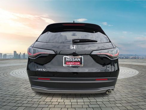 Used 2025 Honda HR-V Sport image 6