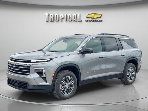 New 2026 Chevrolet Traverse LT w/ Driver Confidence Package image 1