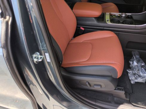 New 2026 Kia Carnival Hybrid FWD image 51