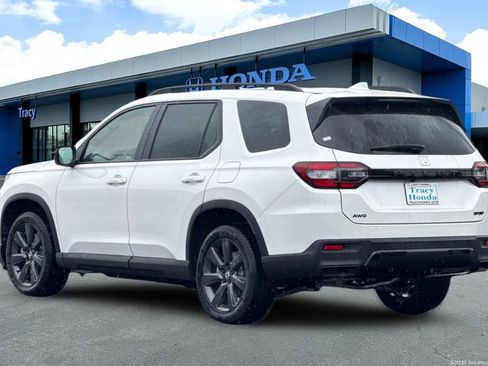 New 2026 Honda Pilot Sport image 10
