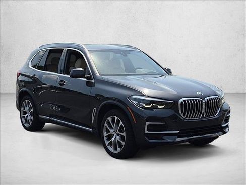 Used 2022 BMW X5 xDrive40i w/ Premium Package AWD/4WD image 3