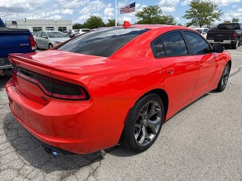 Used 2016 Dodge Charger R/T w/ Plus Group RWD image 6