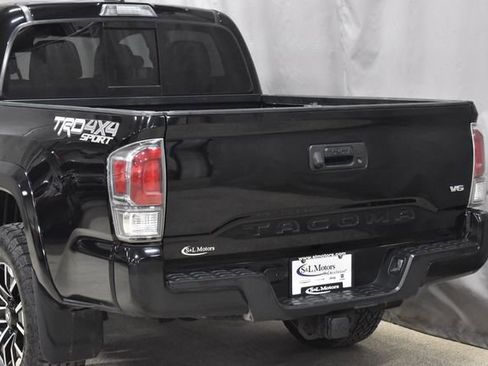 Used 2020 Toyota Tacoma TRD Sport image 9