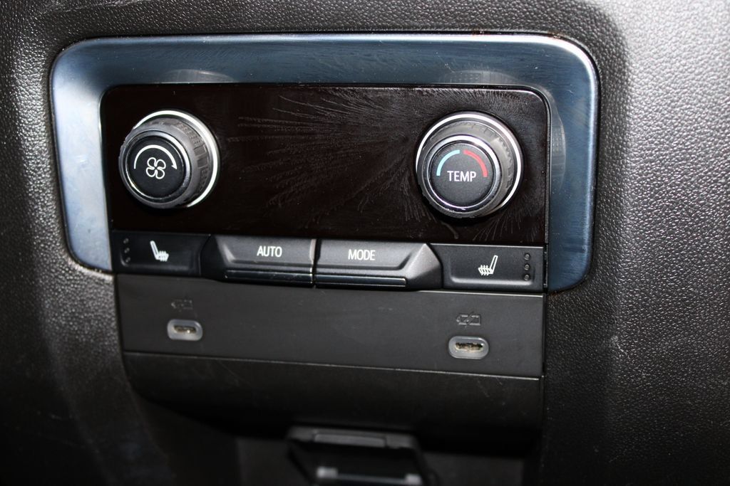 Used 2023 Chevrolet Tahoe Premier RWD image 35