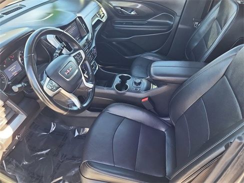 Used 2024 GMC Terrain SLT image 24