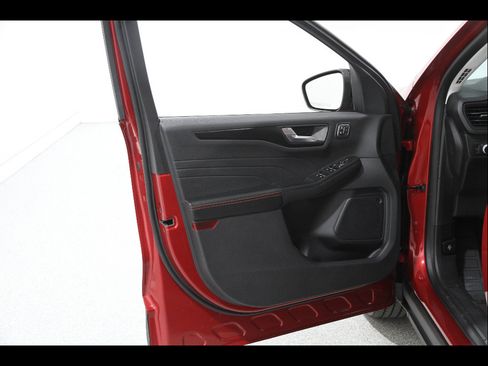 Used 2022 Ford Escape SEL w/ SEL Stealth AWD Package image 5