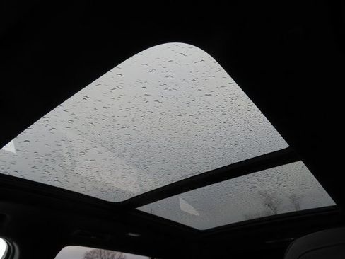 Used 2025 GMC Acadia AT4 w/ Super Cruise Package image 4