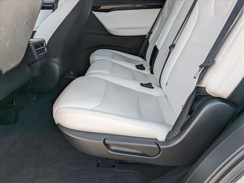 Used 2018 Tesla Model X 75D image 18