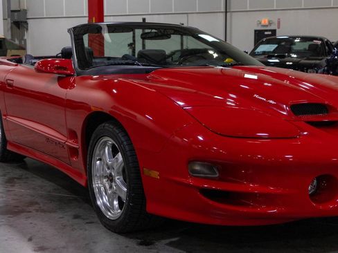 Used 2001 Pontiac Firebird Trans Am RWD image 31