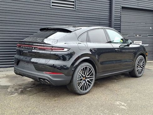 New 2026 Porsche Cayenne Coupe AWD/4WD image 7