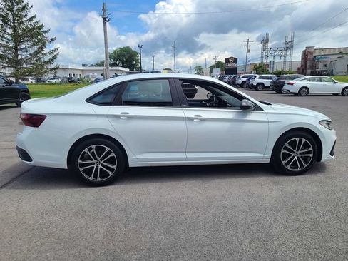 Used 2025 Volkswagen Jetta Sport FWD image 6