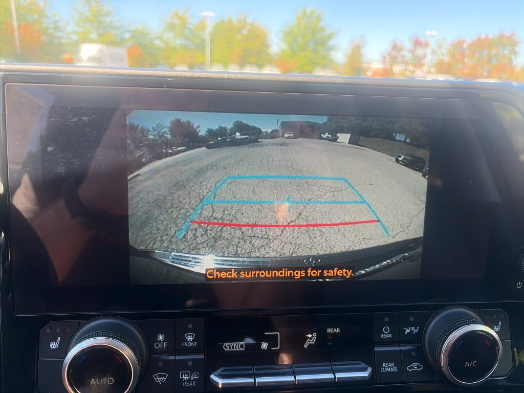 Used 2023 Toyota Highlander XLE AWD/4WD image 20