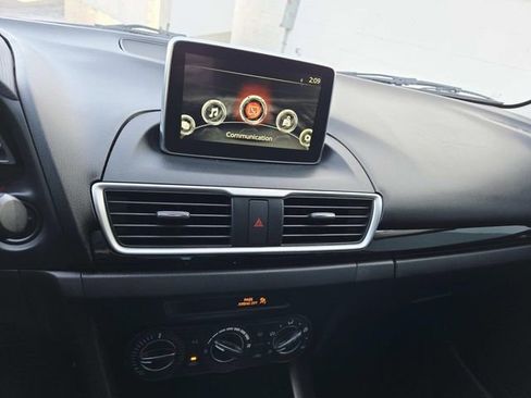 Used 2016 MAZDA MAZDA3 i Sport w/ Preferred Equipment Package image 21